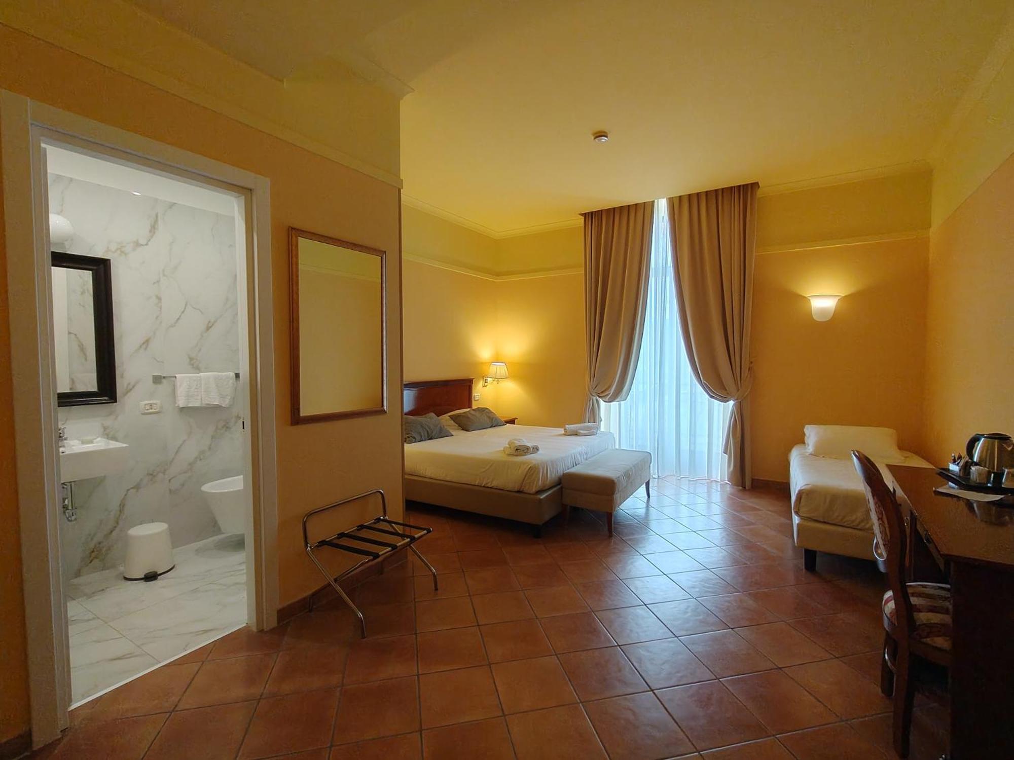 Hotel Nuvo Napoli Bagian luar foto