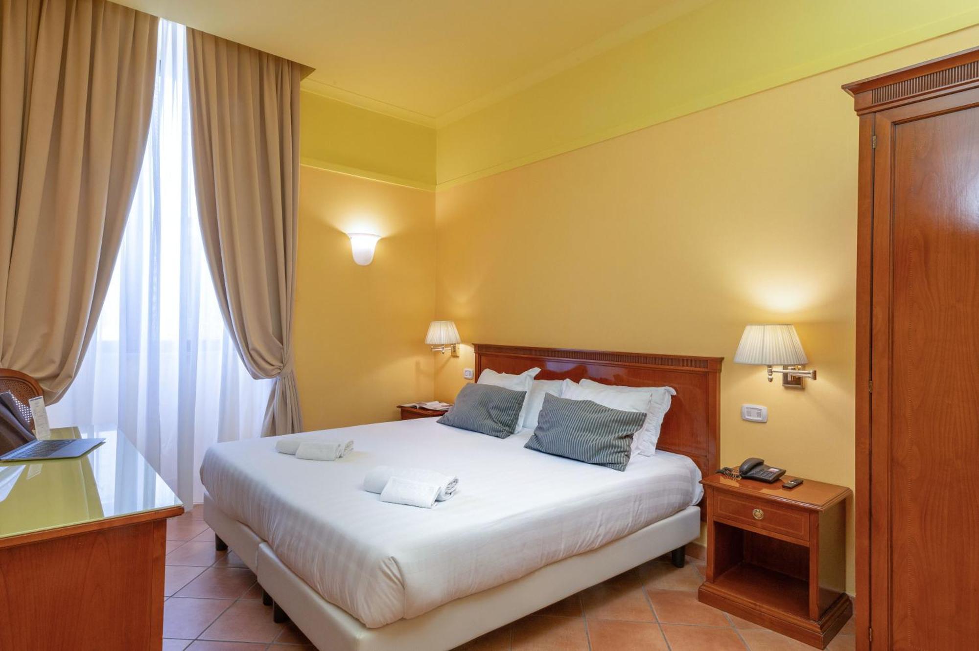 Hotel Nuvo Napoli Bagian luar foto