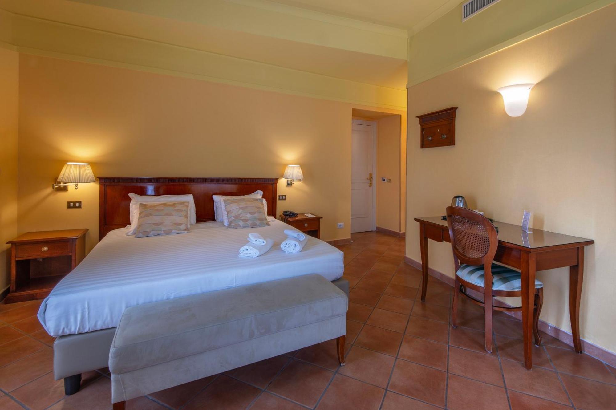 Hotel Nuvo Napoli Bagian luar foto